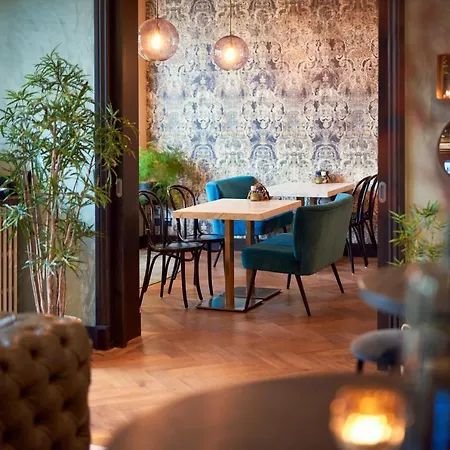 The Yard Zuidkade 4*