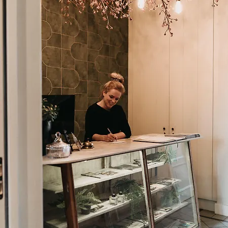 The Yard Zuidkade فندق فيخل