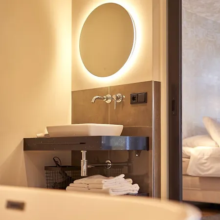 The Yard Zuidkade فندق فيخل