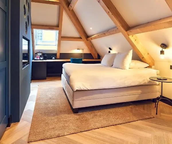 The Yard Zuidkade 4*