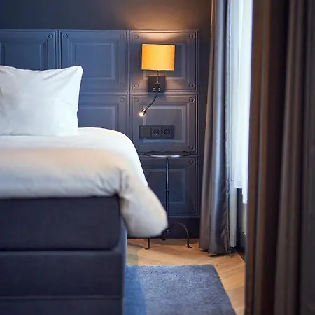 מלון The Yard Zuidkade 4*