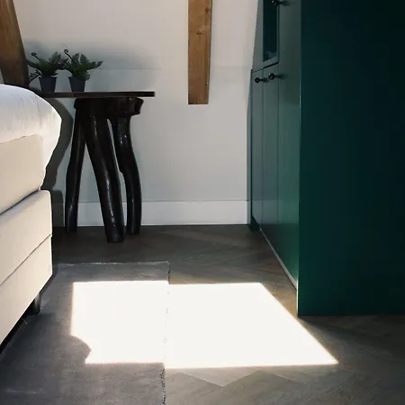 מלון The Yard Zuidkade